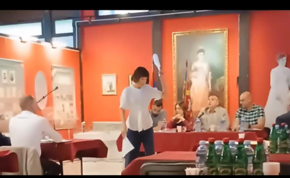 „Србија побеђује“ сама у аранђеловачкој скупштини
